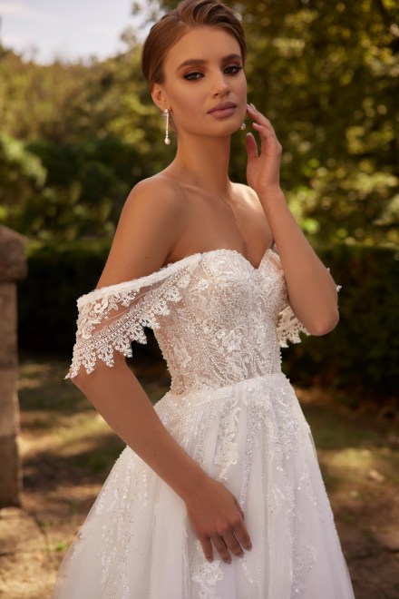 https://www.sposa-lia.com/images/stories/virtuemart/product/2) Miranda.jpg